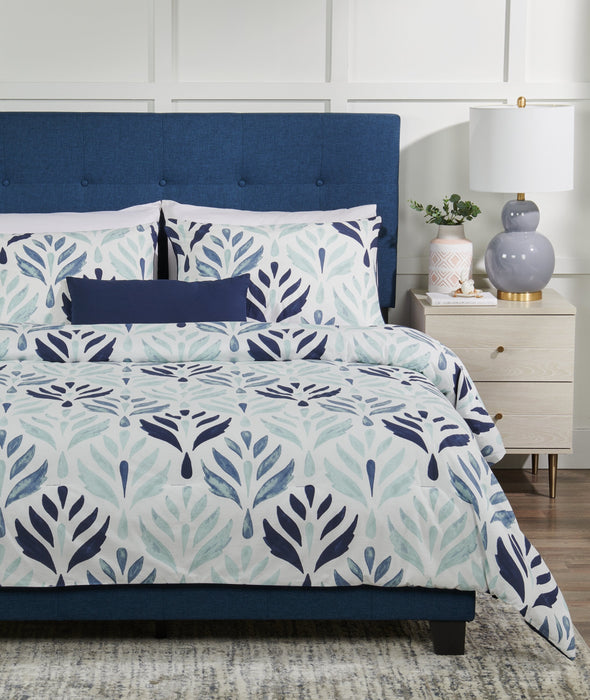 Medallion 4-Piece Queen Comforter Set