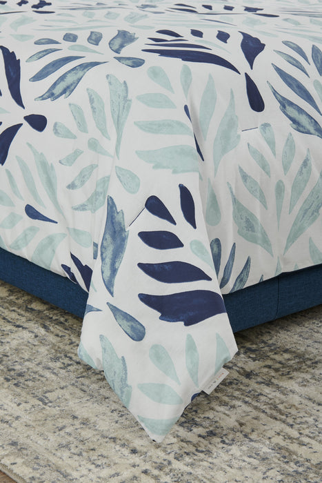 Medallion 4-Piece Queen Comforter Set