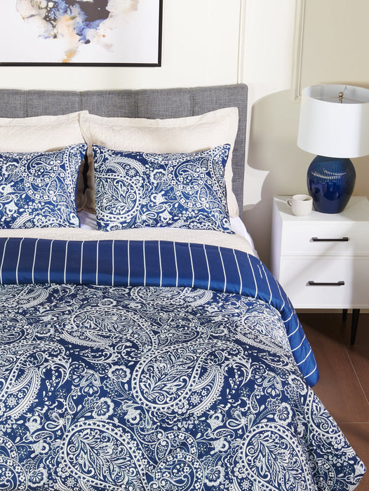 Lochlan 3-Piece King Comforter Set - Navy and White