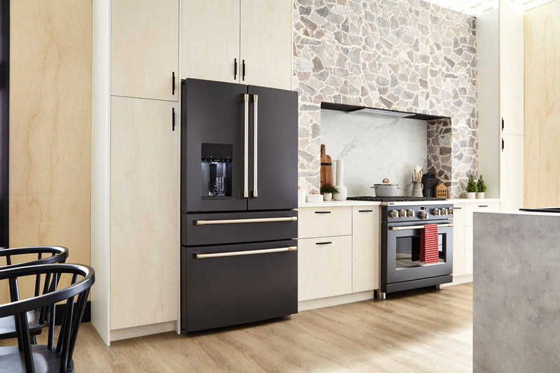 Café 6.2 Cu. Ft. Smart Commercial-Style 6-Burner Gas Range - CGY366P3TD1
