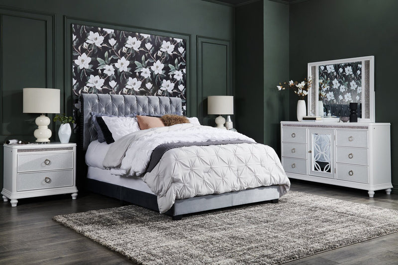 Candace Upholstered Queen Bed
