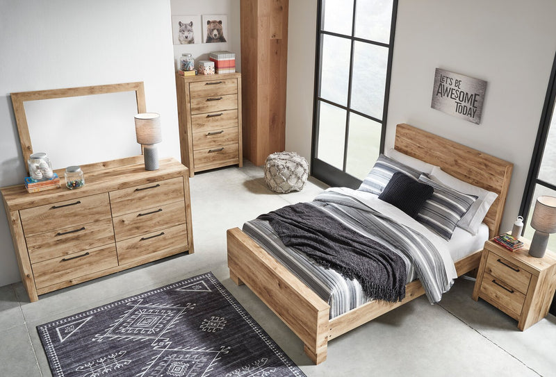 Derekson 6-Piece Full Bedroom Package - Light