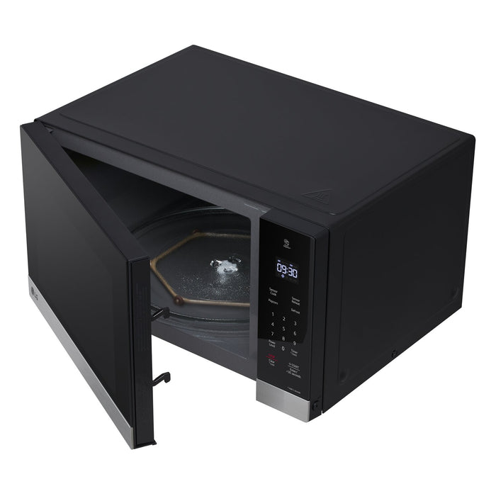 LG 1.5 Cu. Ft. NeoChef™ Countertop Microwave with Smart Inverter and Sensor Cooking - MSER1590S