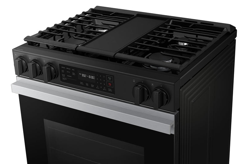 Samsung Bespoke 3 Series 6 Cu. Ft. Smart Gas Range with Air Fry - NSG6DG8300SRAA