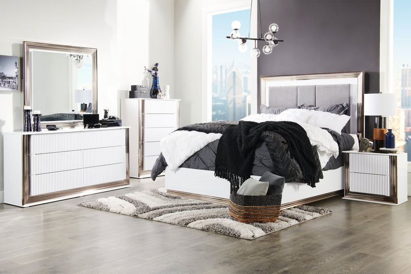 Elanna 4-Piece Full/Queen Comforter Set - White 
