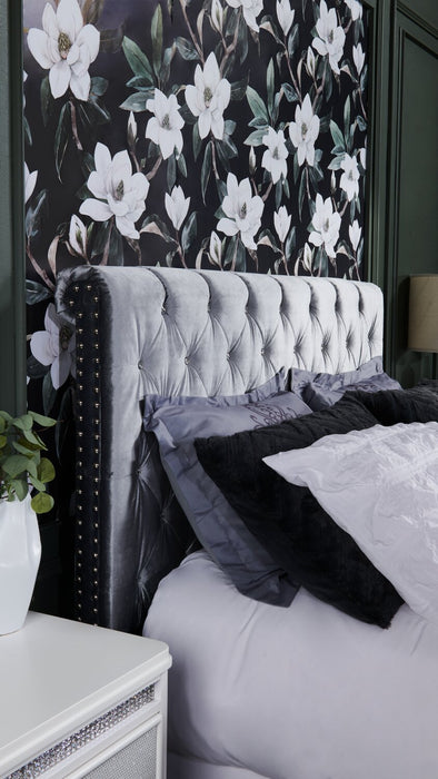 Candace Upholstered Queen Bed