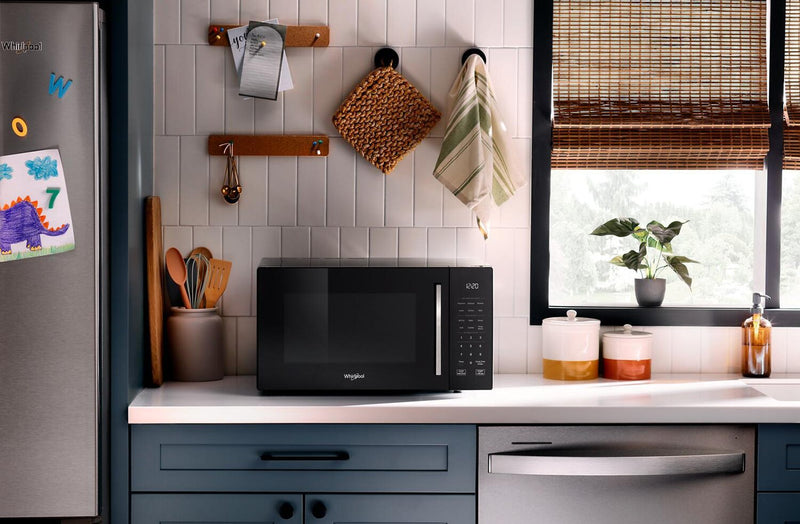 Whirlpool 1.0 Cu. Ft. Countertop Microwave with Air Fry - Black - WMCS5522RB
