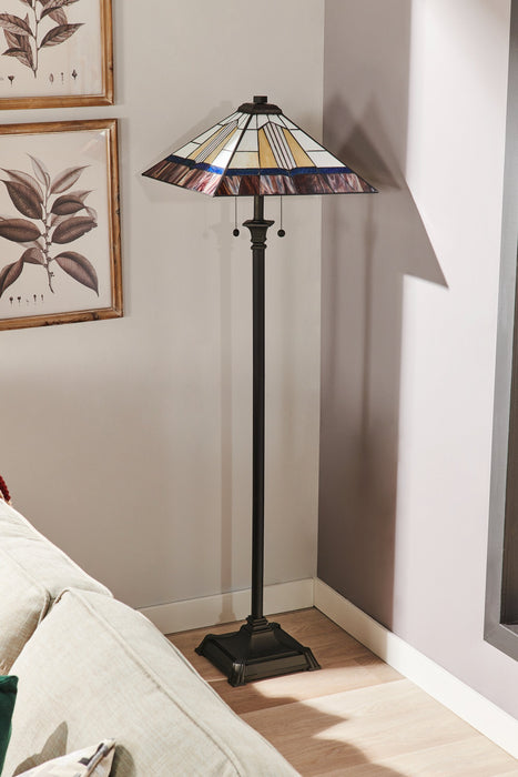Walter Floor Lamp