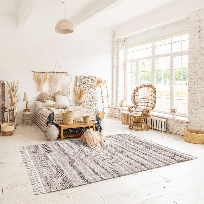 Vera Aztec Ivory/Grey Area Rug - 5'2\" x 7'5\"
