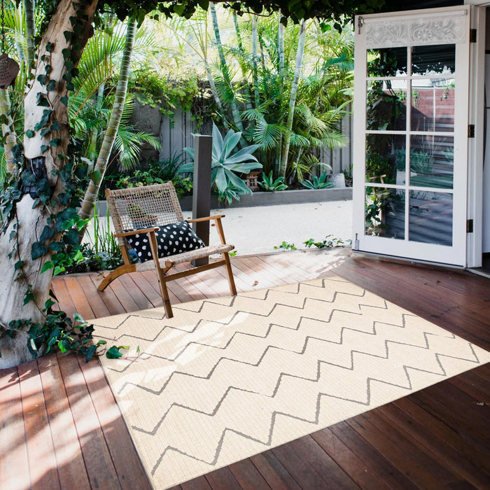 Kimi Ivory 5'3\" x 7'7\" Area Rug