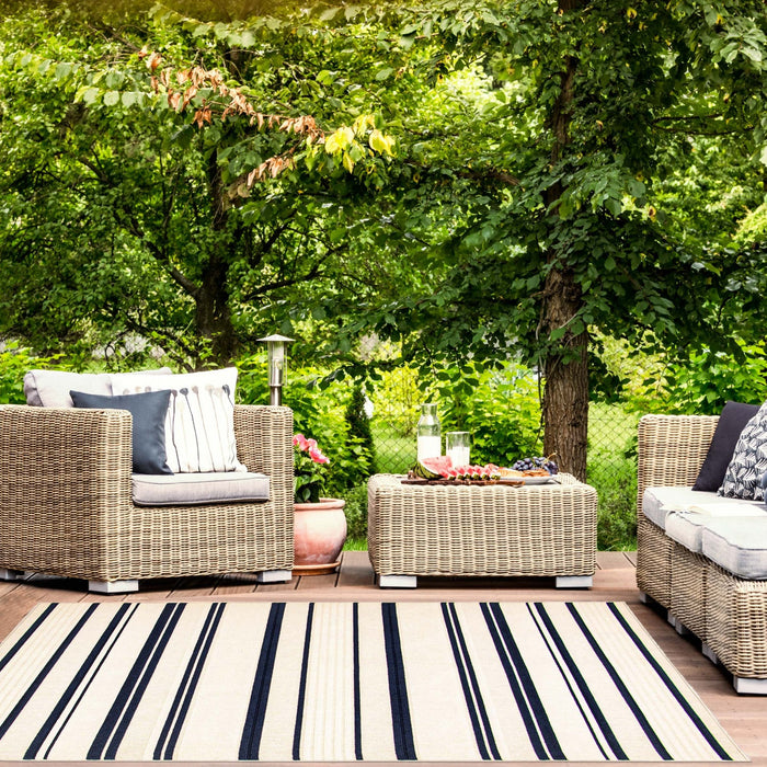 Talya Blue-Ivory 3'11\" x 5'7\" Area Rug