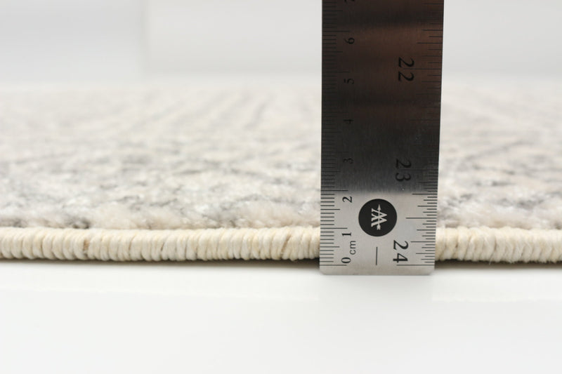 Mae Grey Area Rug - 2'7\" x 8'0\"