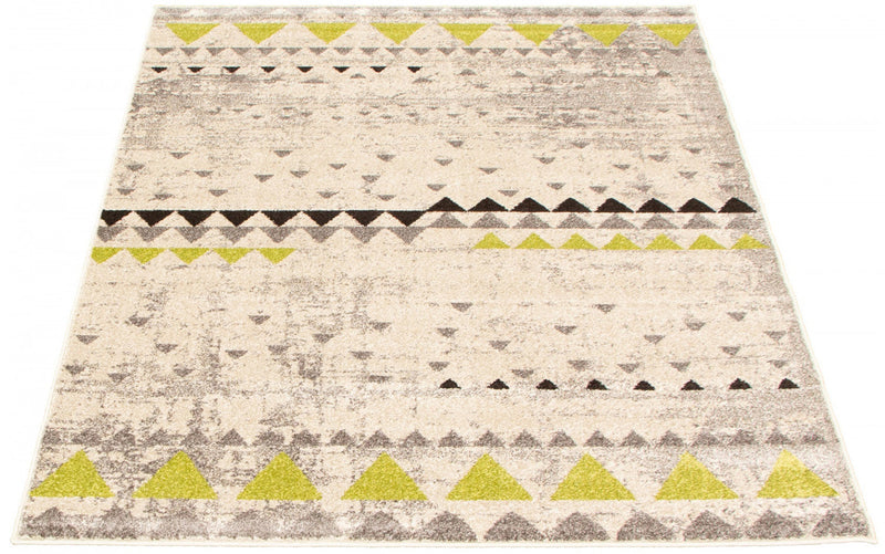 Raja Ivory-Green Area Rug - 3'11\" x 5'7\"