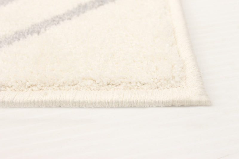 August Geod White-Grey 6'7\" x 9'6\" Area Rug