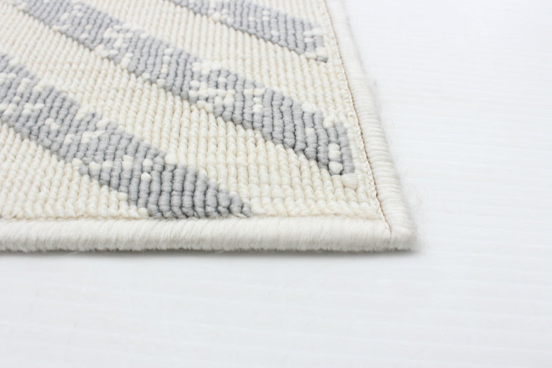 Dodie Light Grey 3'11\" x 5'7\" Area Rug