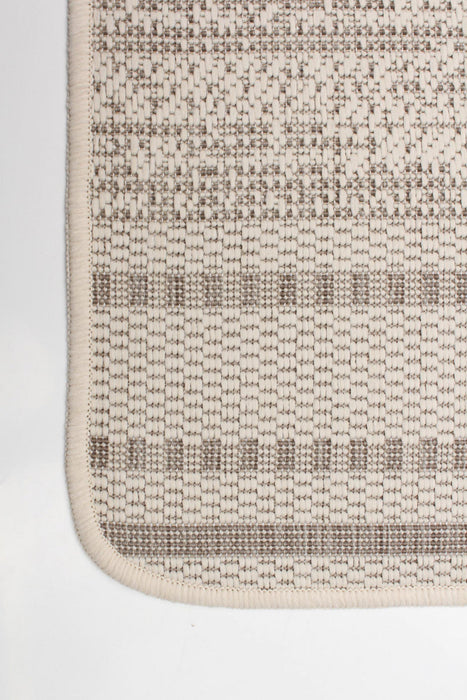 Wileen Ivory Area Rug - 4'4\" X 6'5\" 