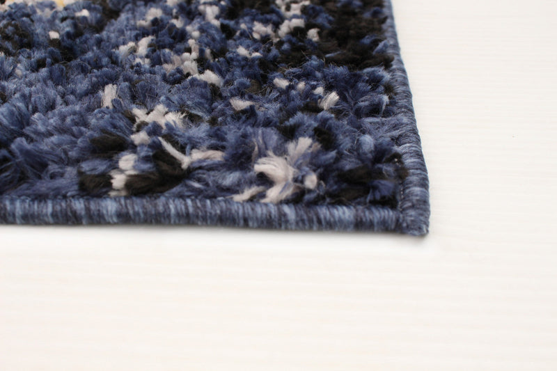 Makondo Abstract Navy Blue Area Rug - 5'3\" x 7'3\"