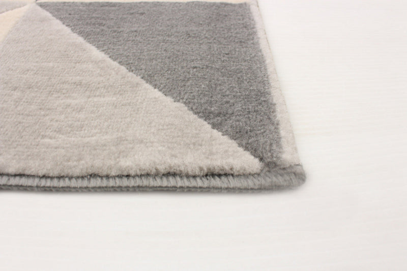 Nuria Black 5'3\" x 7'7\" Area Rug