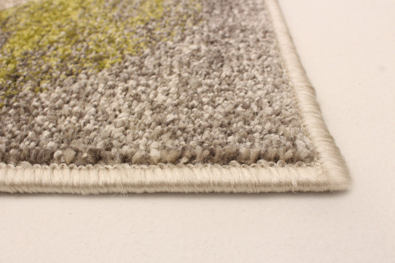 Korra Ivory / Green 3'11\" x 5'7\" Area Rug