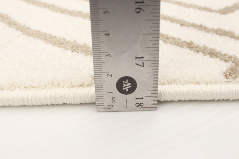 August Geod White-Tan 7'10\" x 10'2\" Area Rug