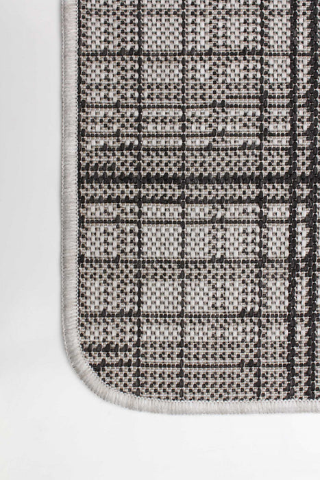 Panthea Grey Area Rug - 4'4\" X 6'5\" 