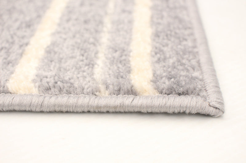 Faith Silver-Cream Area Rug - 5'3\" x 7'3\"