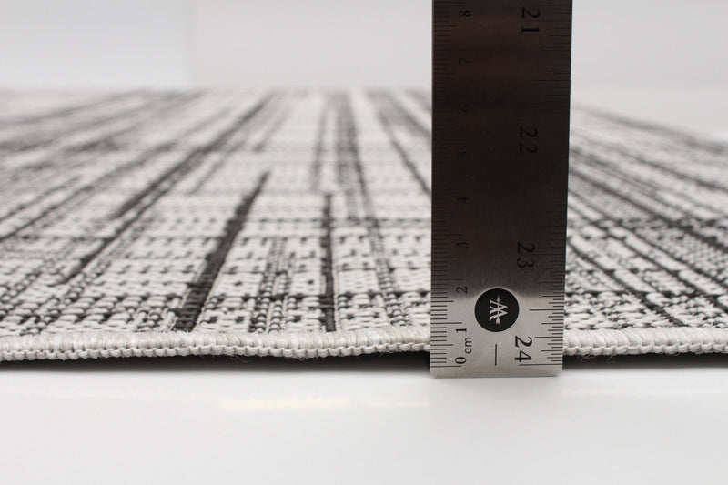 Panthea Grey Area Rug - 4'4\" X 6'5\" 