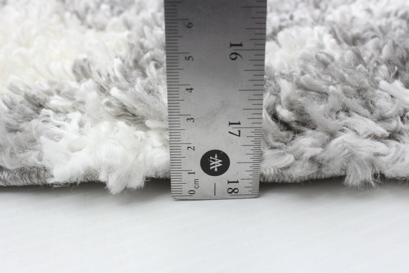 Helma Urban Cream, Dark Grey Shag 3'11\" X 5'11\" Area Rug