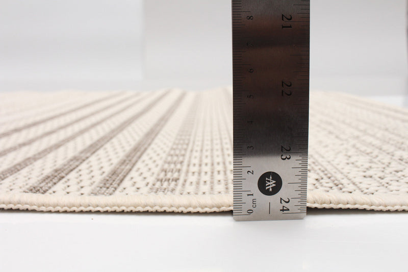 Wileen Ivory Area Rug - 2'2\" X 3'11\" 