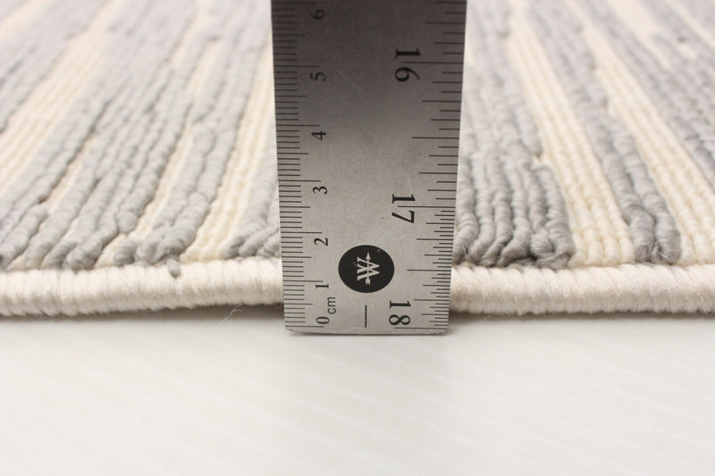 Eadda Light Grey 4'7\" x 6'7\" Area Rug