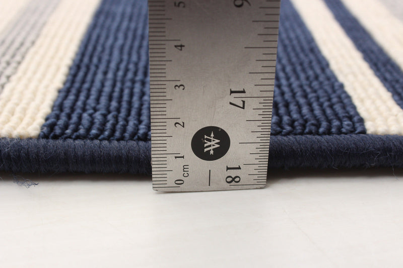 Talya Navy 5'3\" x 7'7\" Area Rug