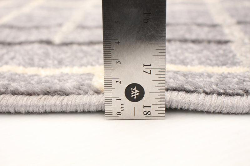 Taite Silver Area Rug - 5'3\" x 7'3\"