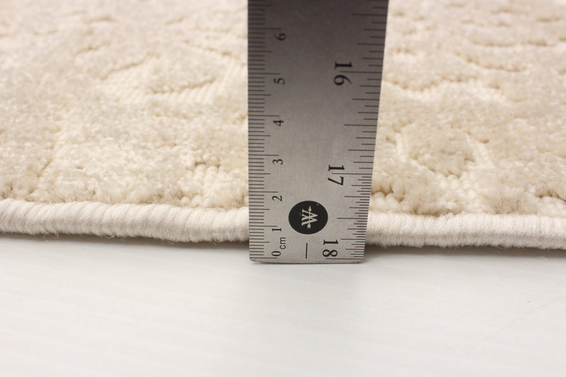 Caledonia Ivory 4'7\" x 6'7\" Area Rug