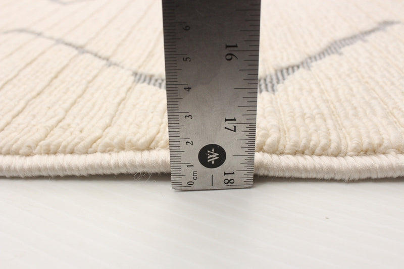 Kimi Ivory 5'3\" x 7'7\" Area Rug