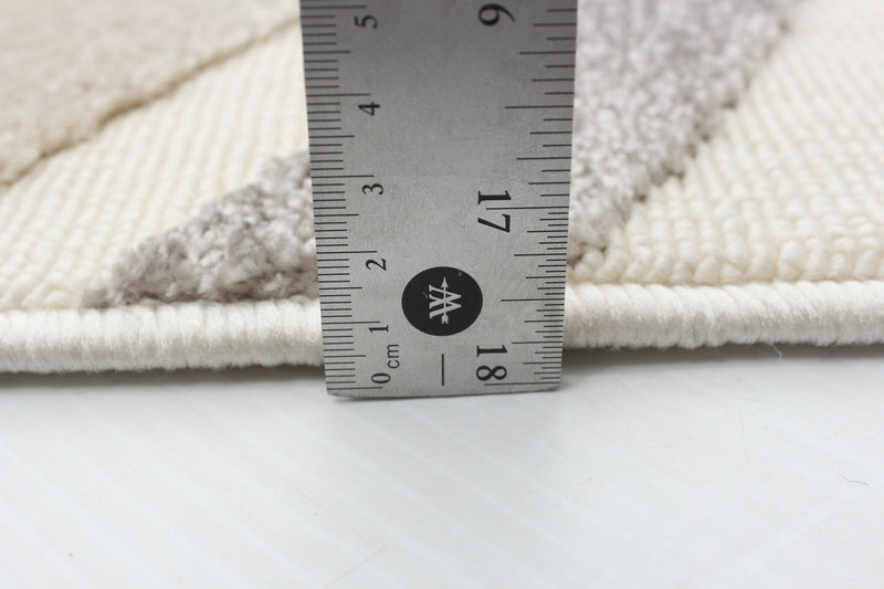 Nikkos Ivory 5'3\" x 7'7\" Area Rug