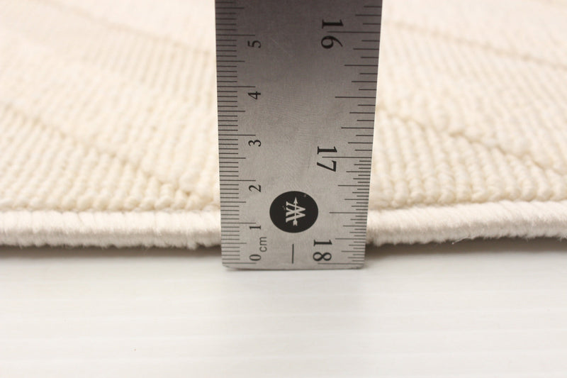 Dodie Ivory 4'7\" x 6'7\" Area Rug