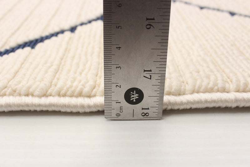 Kimi Blue-Ivory 5'3\" x 7'7\" Area Rug