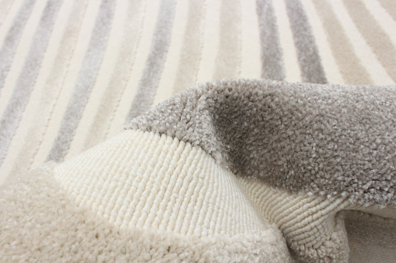Nikkos Ivory 5'3\" x 7'7\" Area Rug