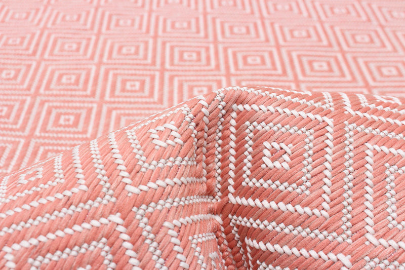 Neisha Diamond Coral Rug 6'7\" X 9'6\" Area Rug