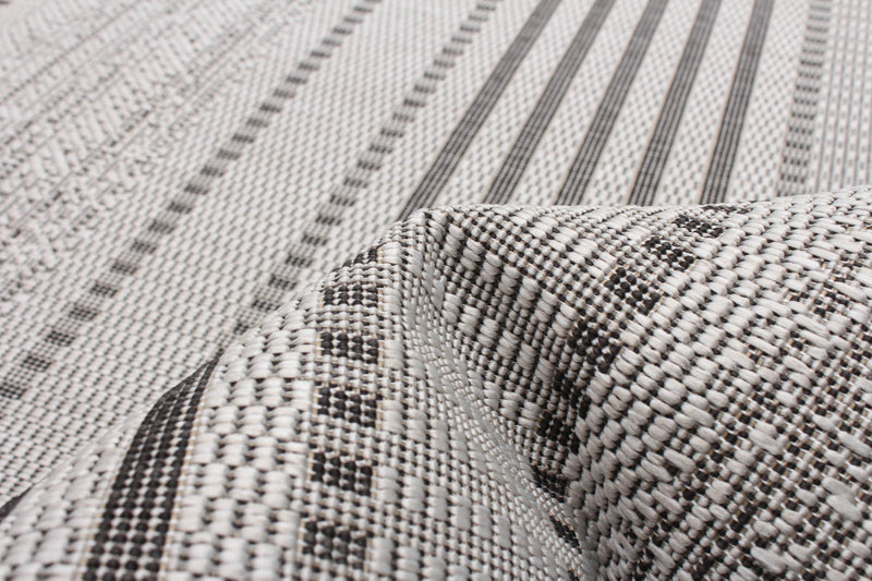 Wileen Grey Area Rug - 3'3\" X 4'7\" 