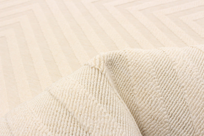 Dodie Ivory 5'3\" x 7'7\" Area Rug