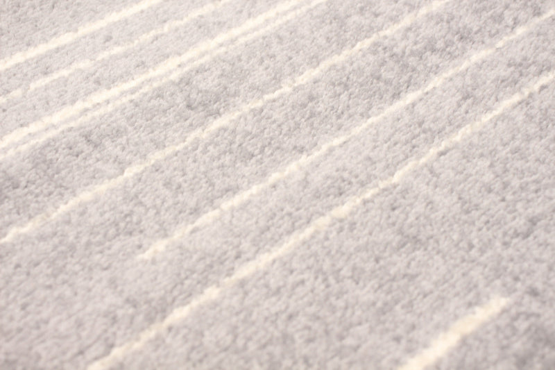 Faith Silver-Cream Area Rug - 5'3\" x 7'3\"