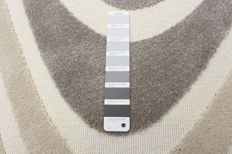 Nikkos Ivory 5'3\" x 7'7\" Area Rug