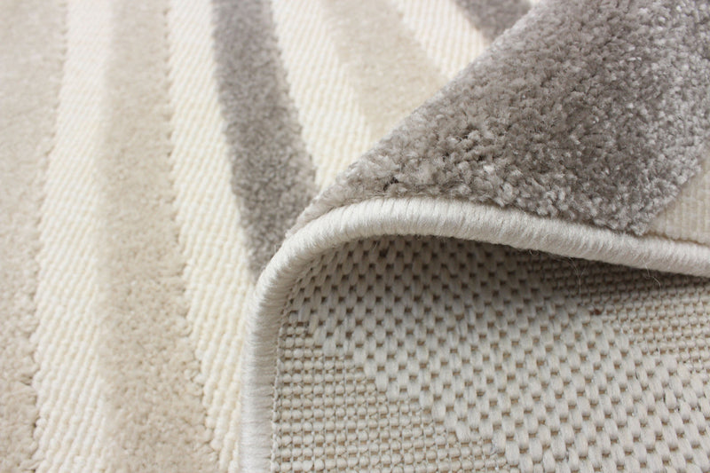 Nikkos Ivory 2'8\" x 4'11\" Area Rug
