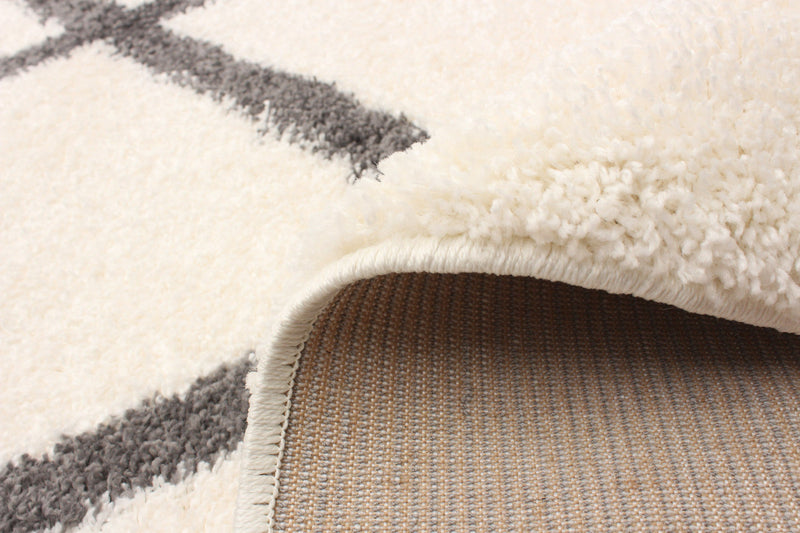 Sophia Ivory Shag 3'11\" x 6'0\" Area Rug