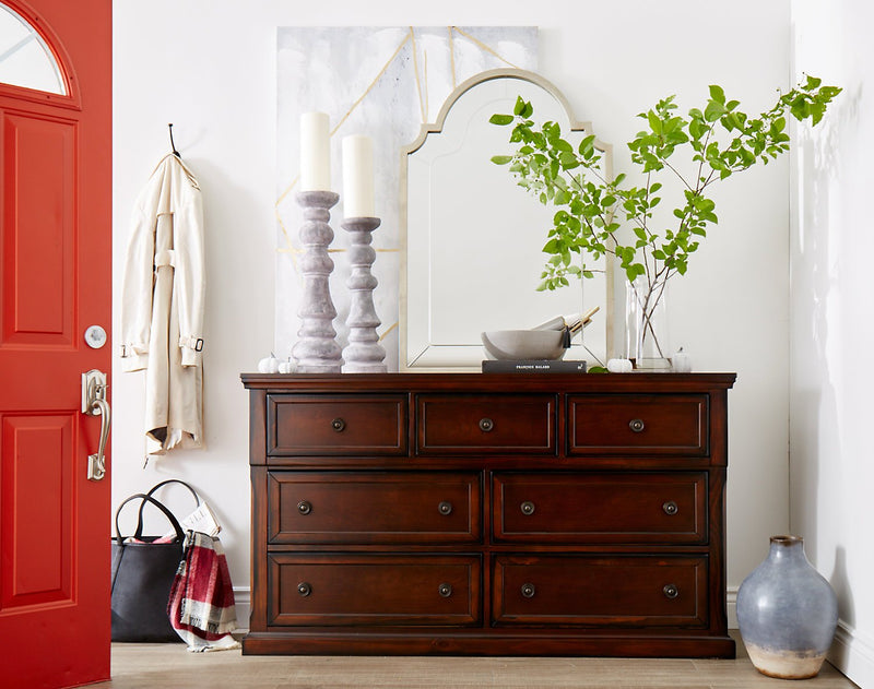 Chelsea Dresser