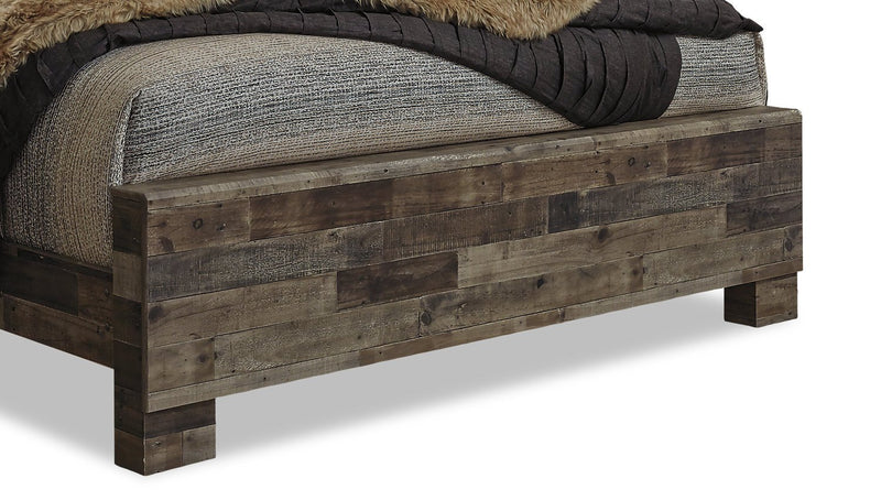 Derekson King Bed