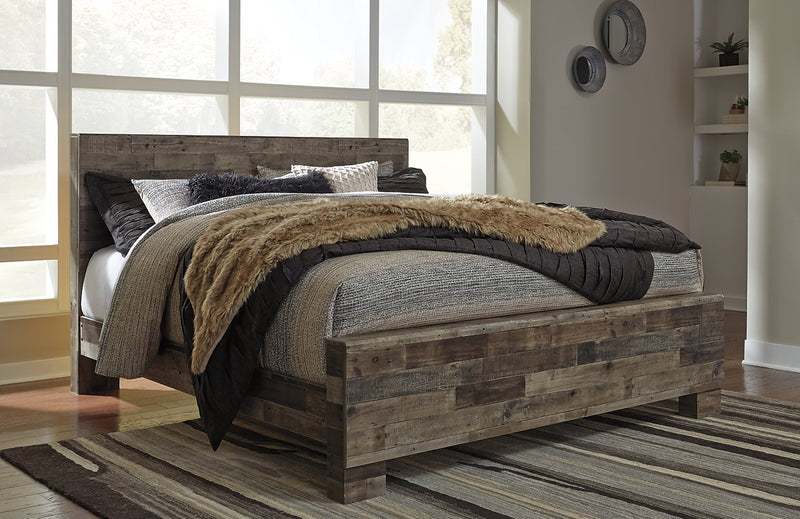 Derekson King Bed