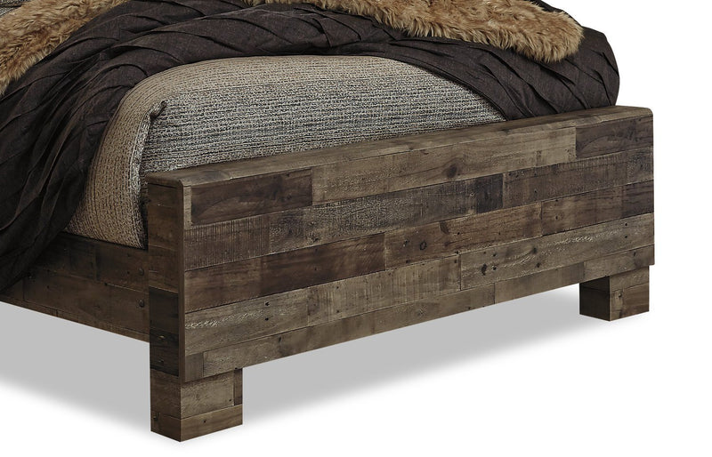 Derekson Queen Bed