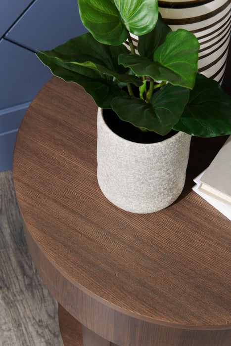 Elroy End Table with USB